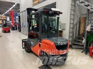 Toyota 02-8 FDJF 35 Diiseltõstukid