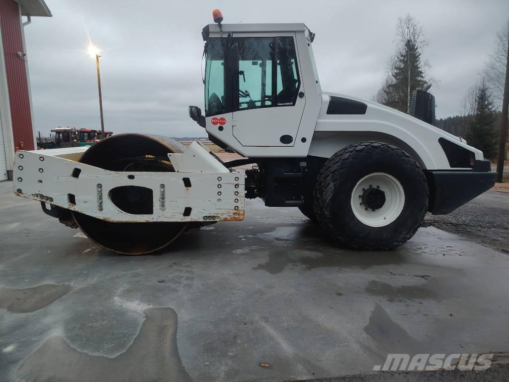 Bomag BW 216 D-4i Ühe trumliga rullid