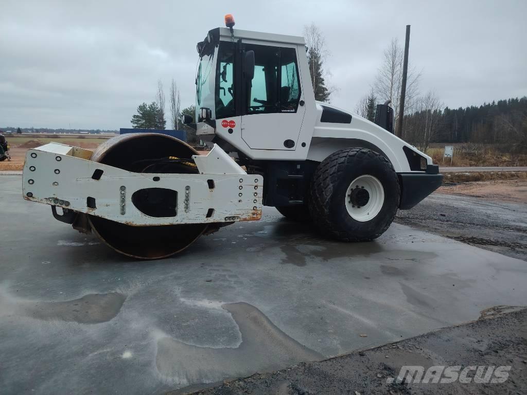 Bomag BW 216 D-4i Ühe trumliga rullid