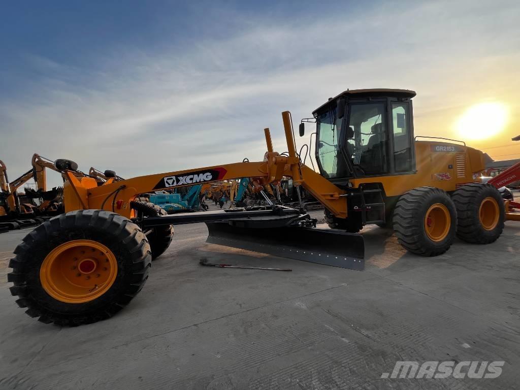 XCMG GR 2153 Ratasbuldooserid