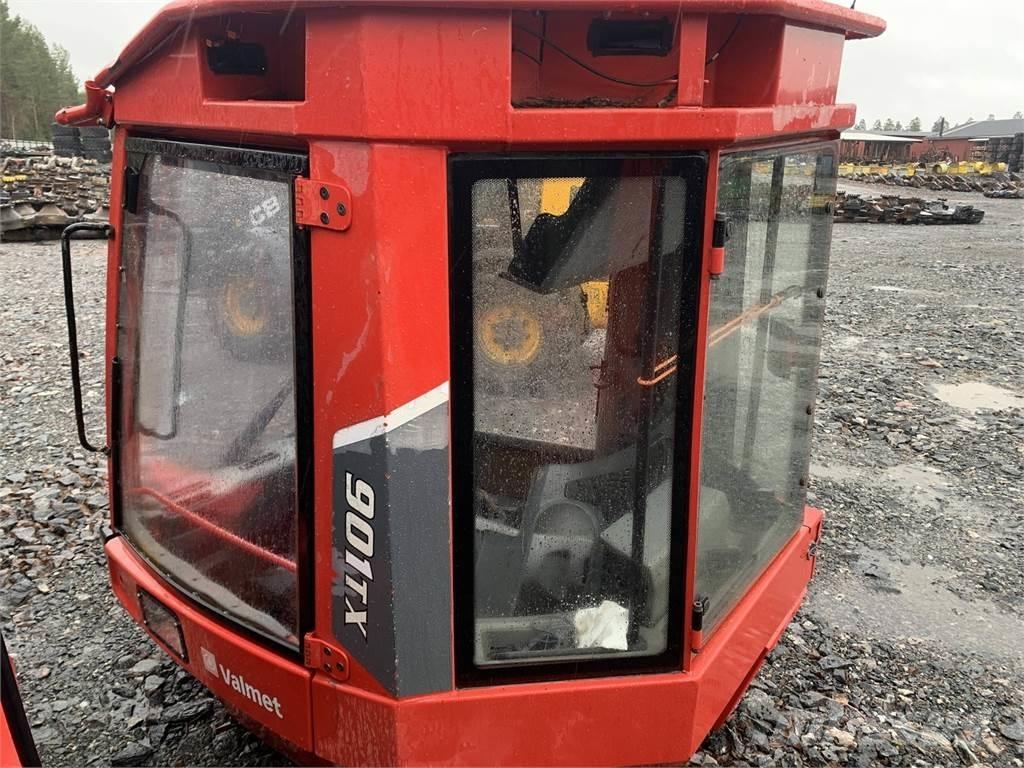 Komatsu 901TX Kabiinid