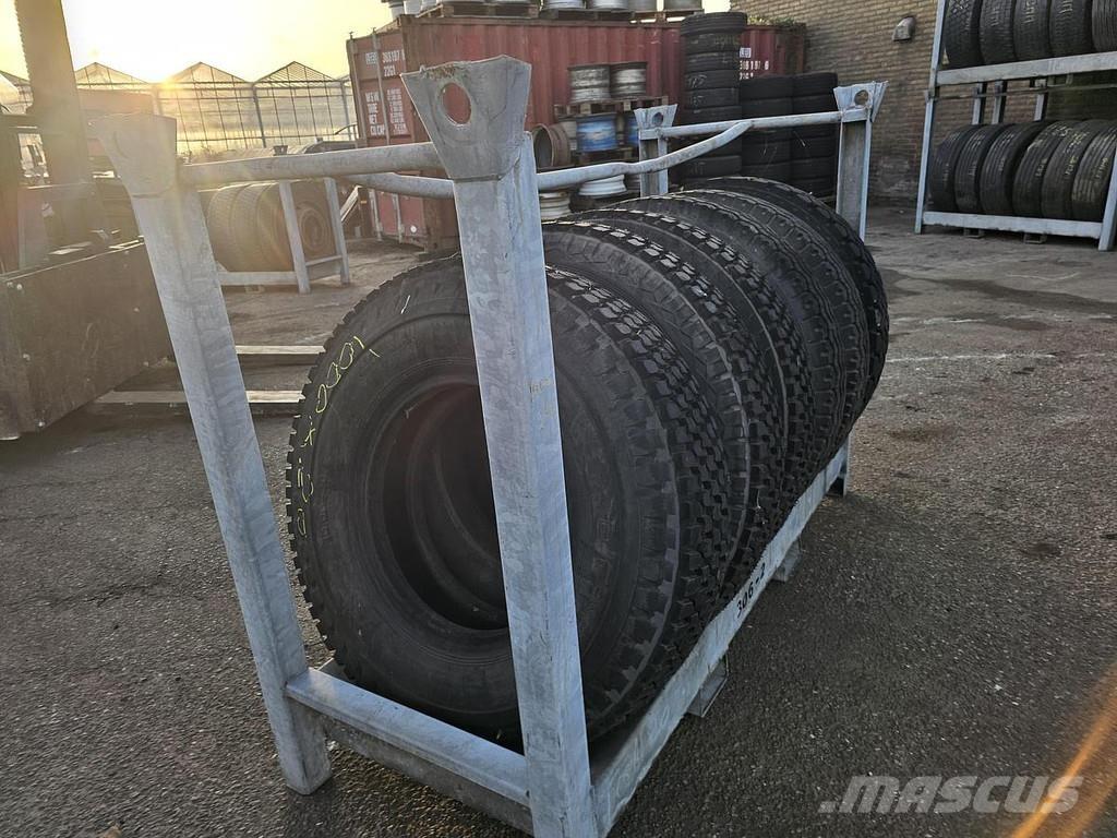  Several 1000 X 20 Raamhaagised