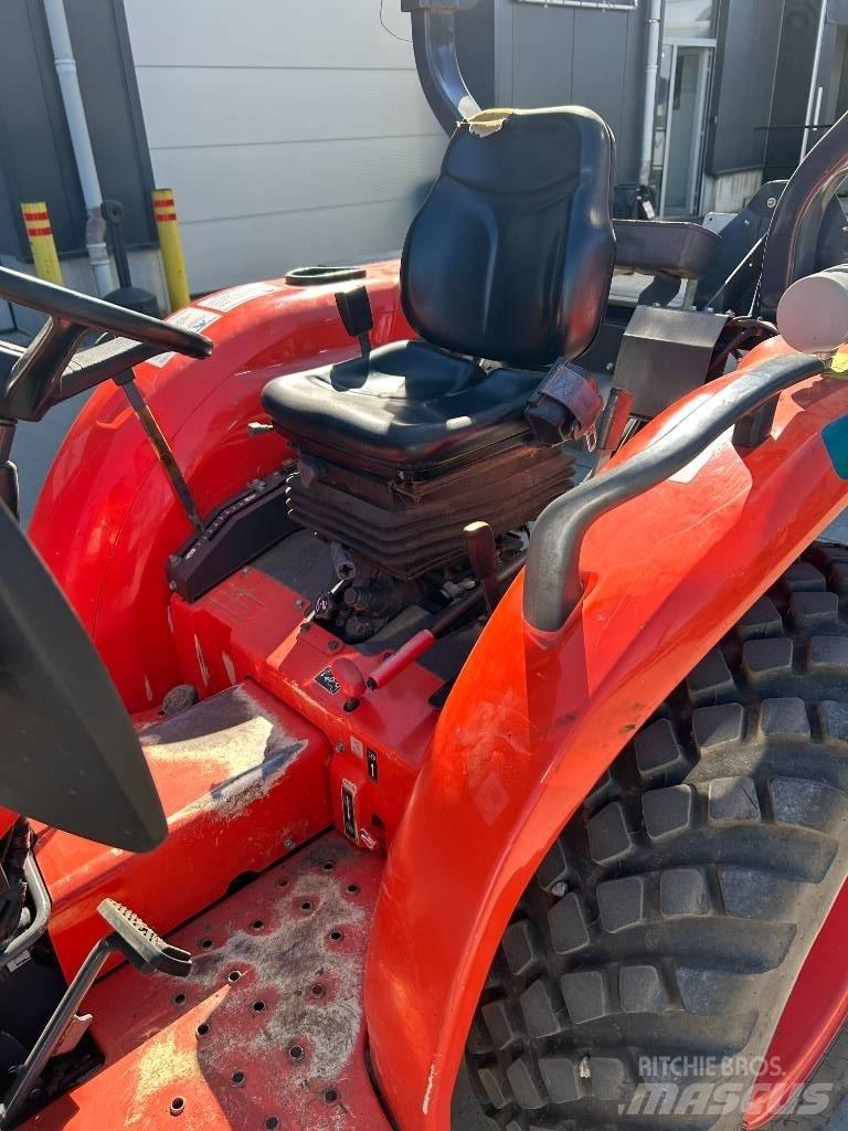 Kubota L1-382 HST Kompakttraktorid