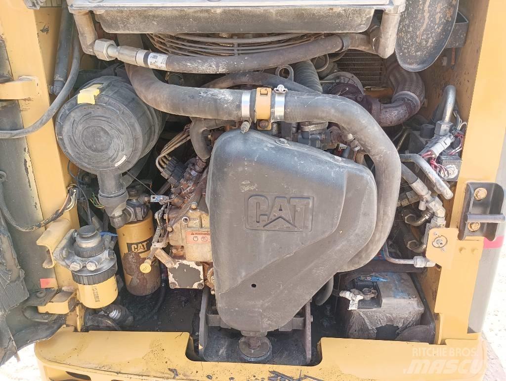 CAT 226 B Kompaktlaadurid