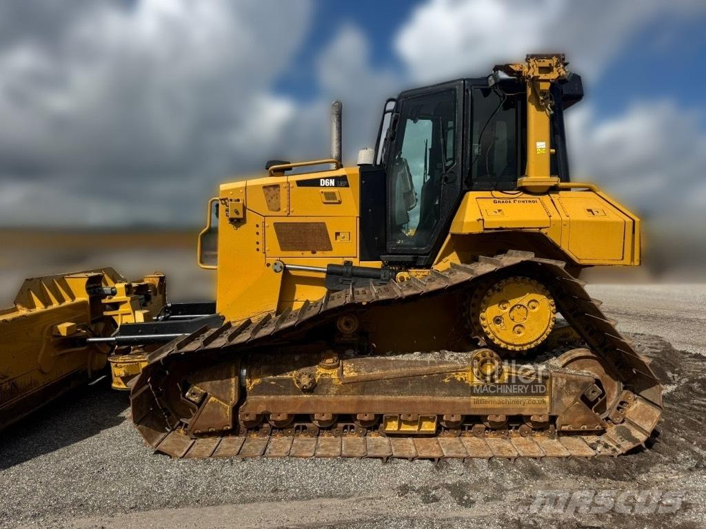 CAT D 6 N LGP Buldooserid