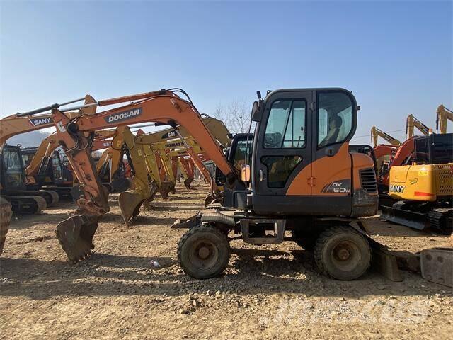 Doosan DX60W Roomikekskavaatorid
