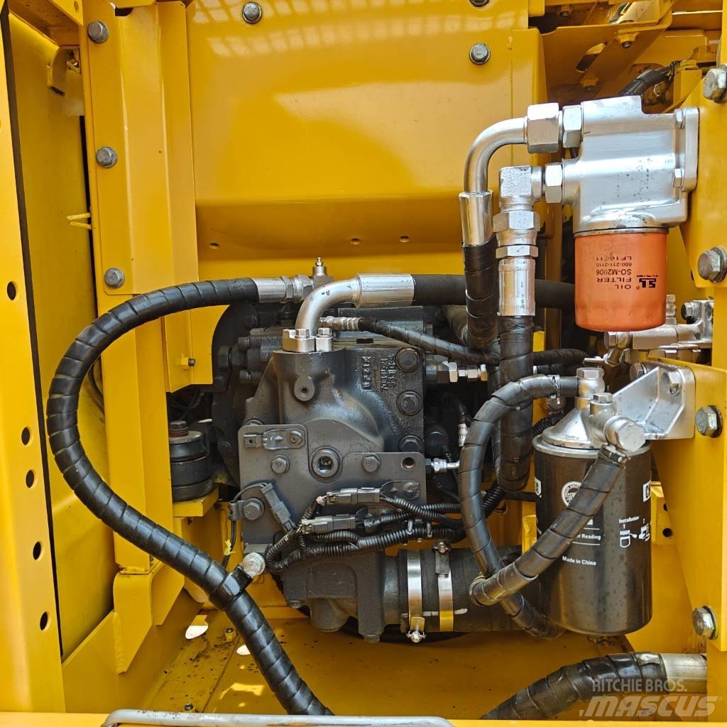 Komatsu 130-7 Roomikekskavaatorid