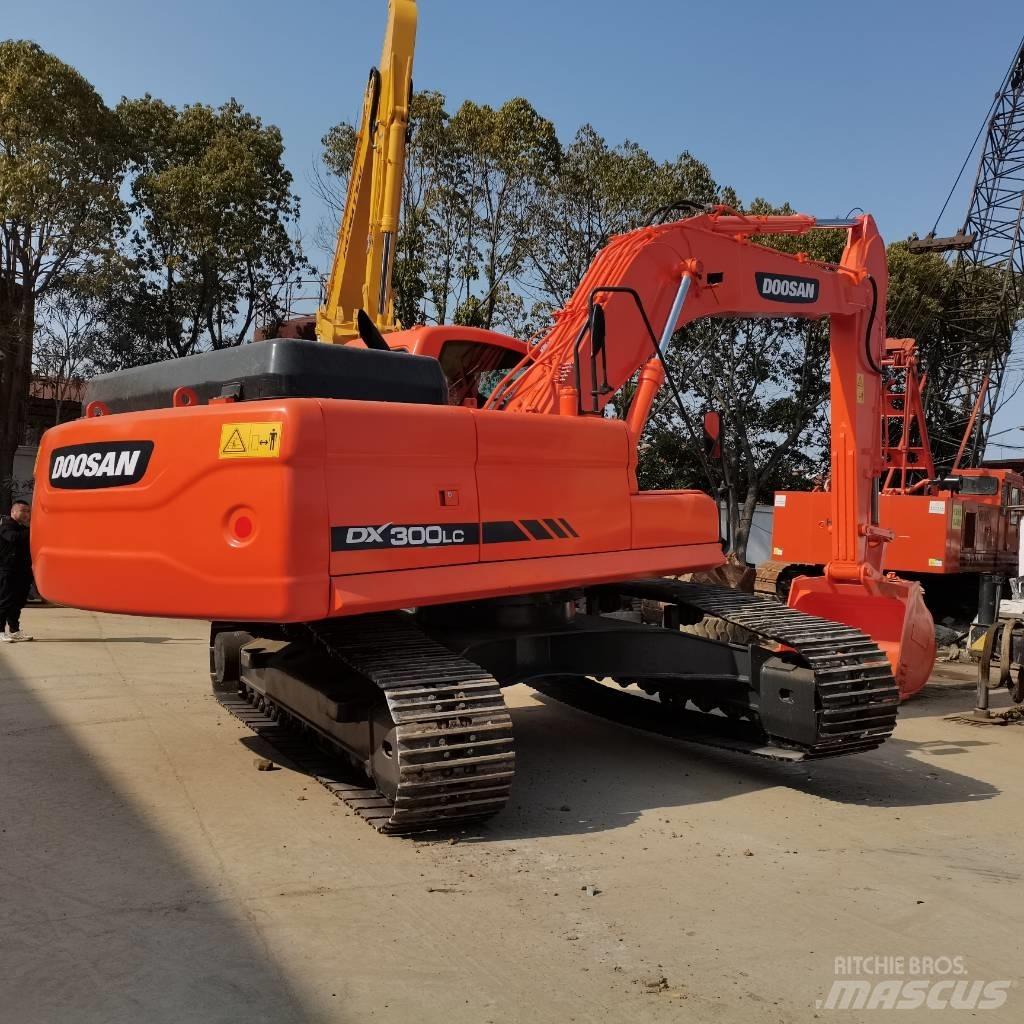 Doosan DX 300 LC Roomikekskavaatorid
