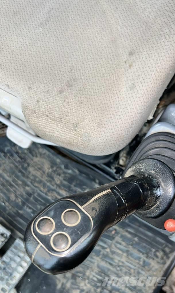 Hitachi ZX 135 US-6 Roomikekskavaatorid