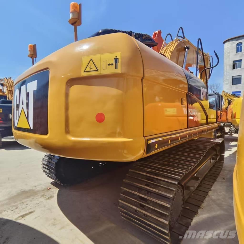 CAT 320 D Roomikekskavaatorid