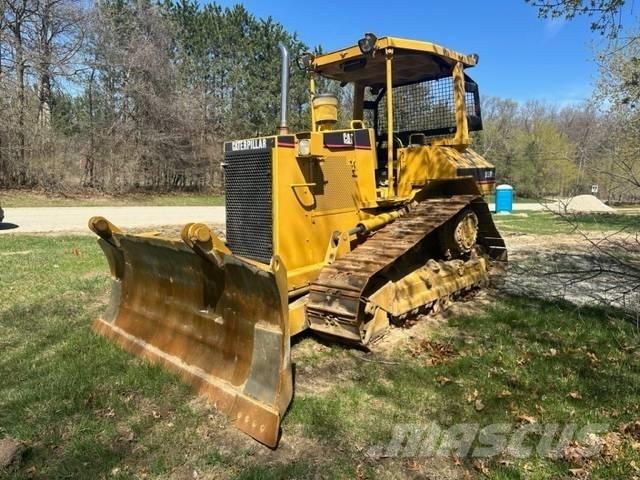CAT D 5 M XL Buldooserid