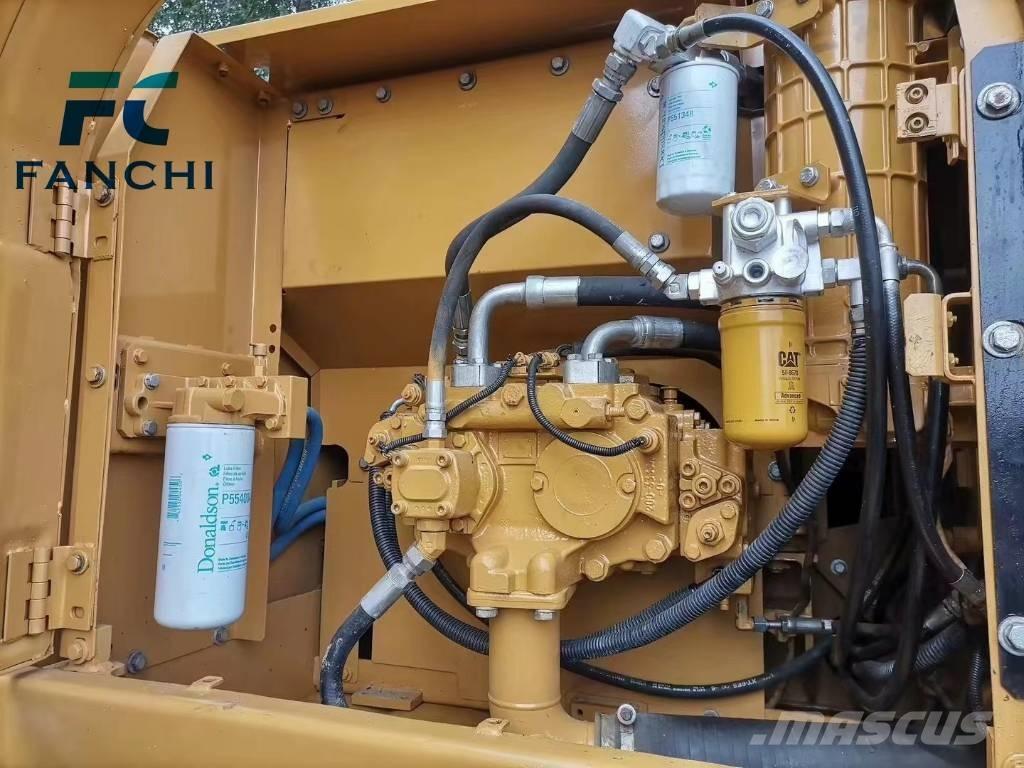 CAT 320 D Roomikekskavaatorid