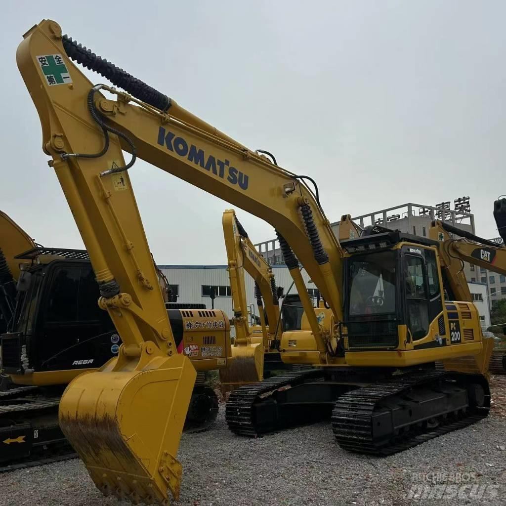 Komatsu 200-8 Roomikekskavaatorid