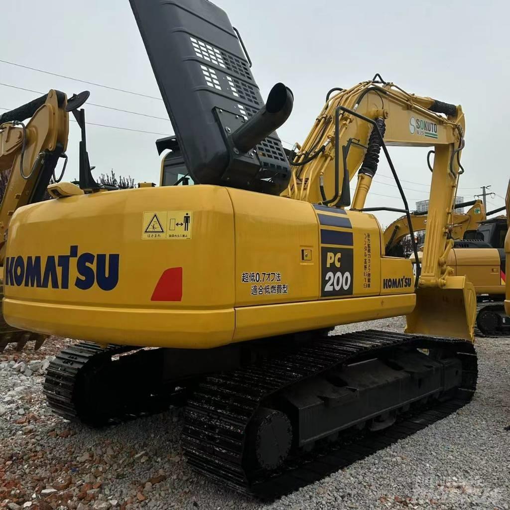 Komatsu 200-8 Roomikekskavaatorid