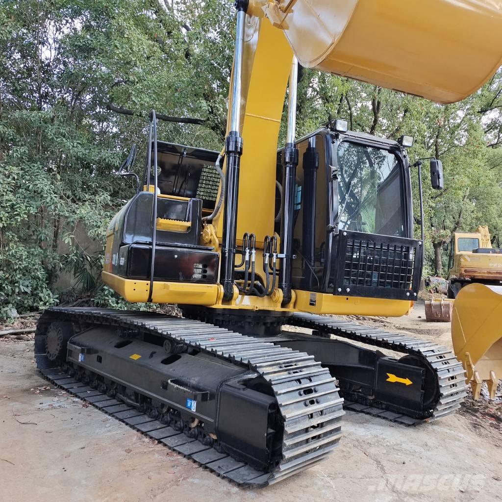 CAT 320 D Roomikekskavaatorid