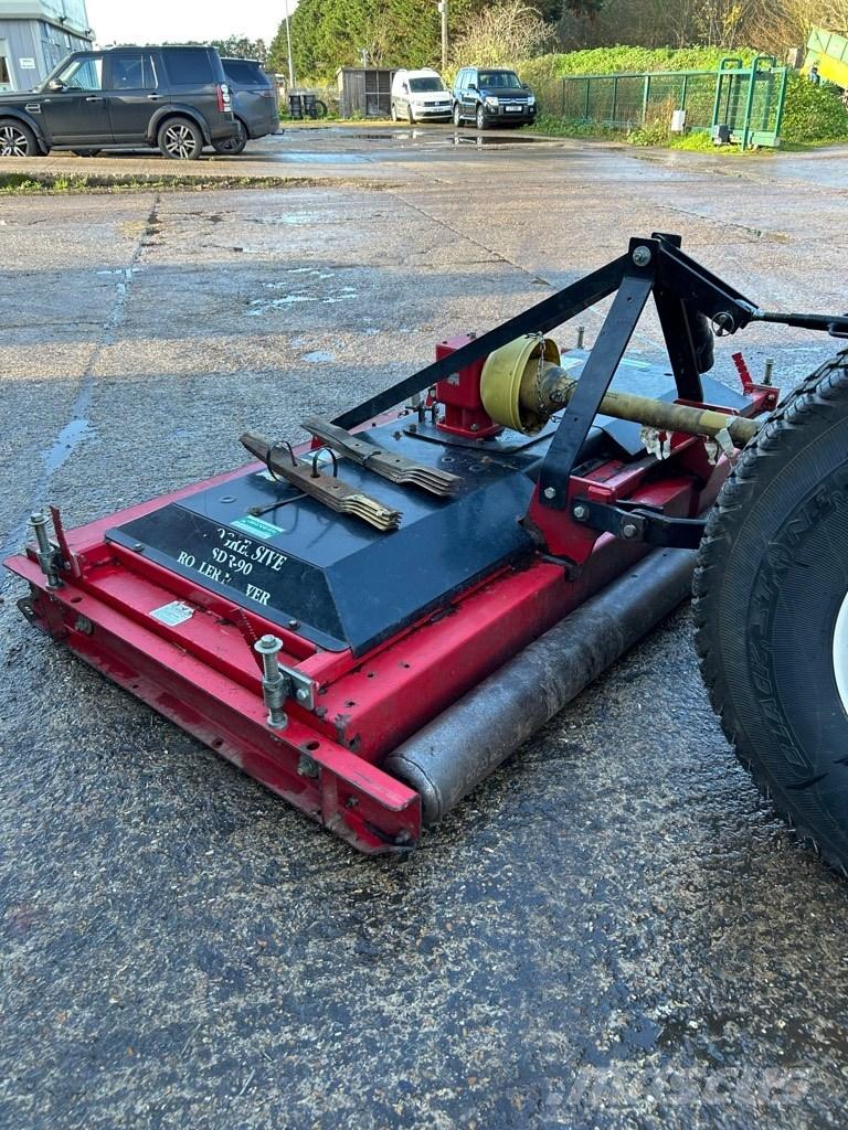 Progressive SDR-90 Esi ja taganiidukid