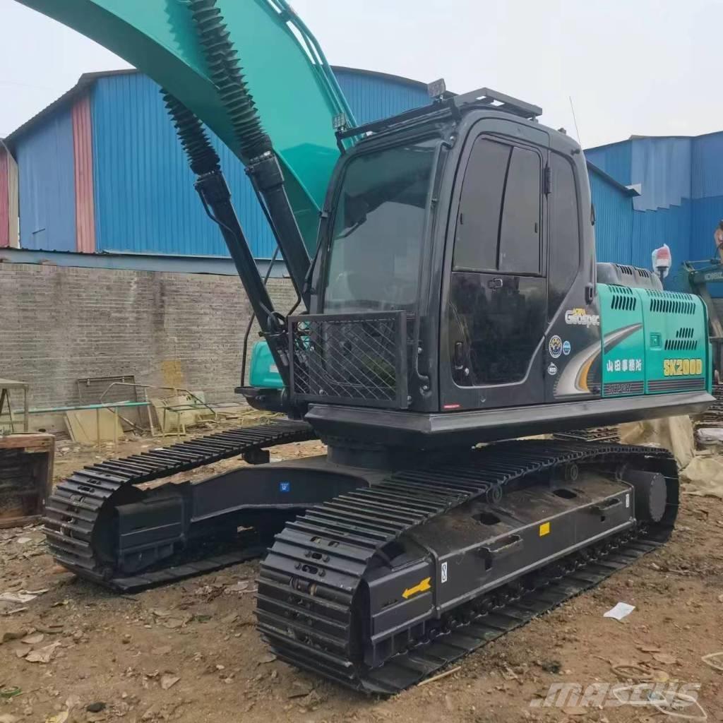 Kobelco SK 200D Roomikekskavaatorid