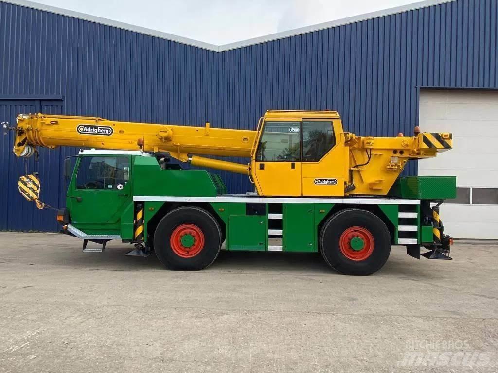 Liebherr LTM1030-2 Maastikutõstukid