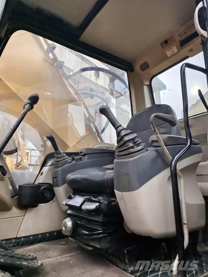 CAT 325C Roomikekskavaatorid