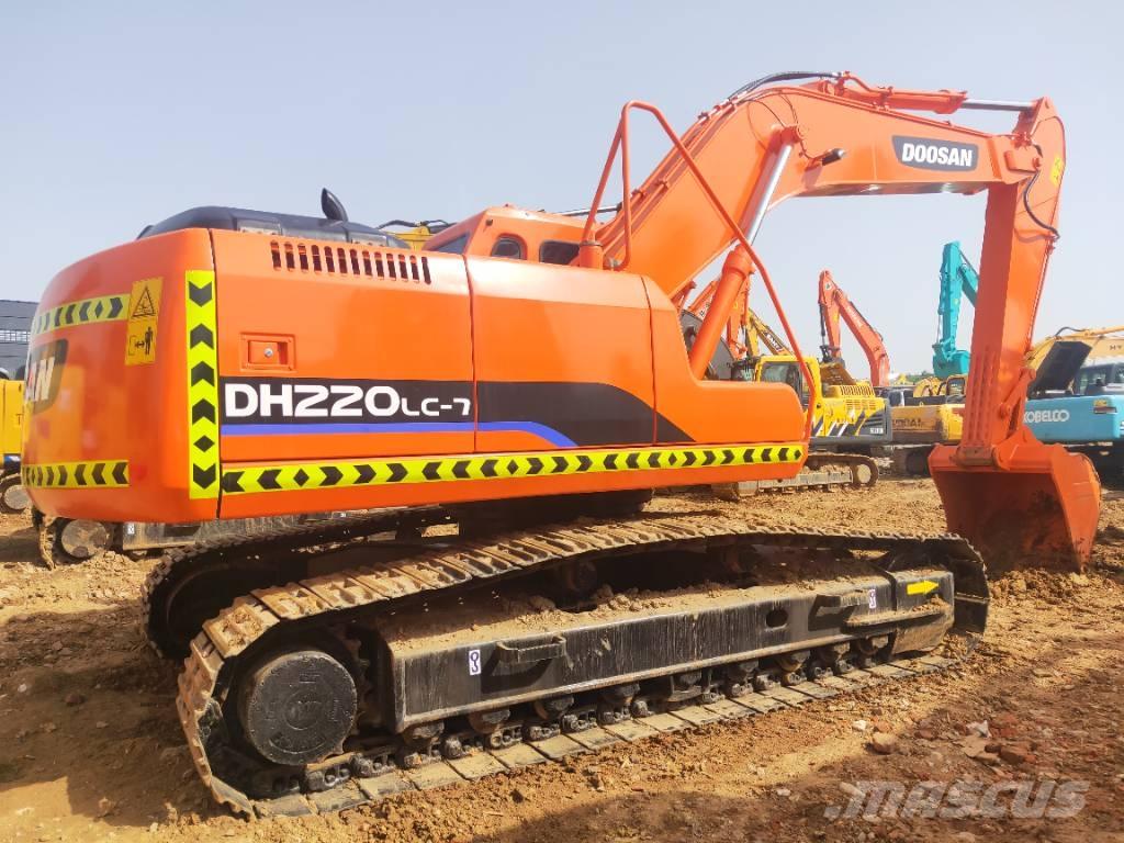 Doosan DH220LC-7 Roomikekskavaatorid