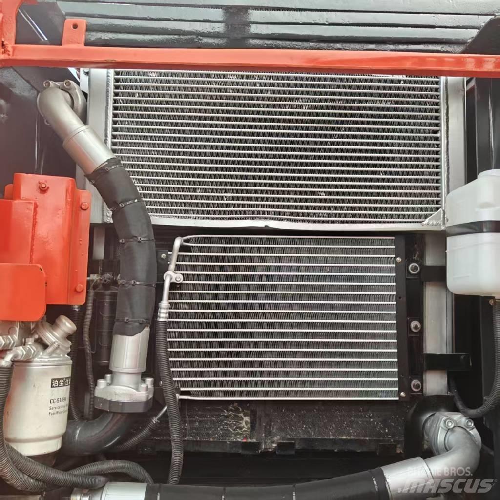 Doosan DX 225 LCA Roomikekskavaatorid