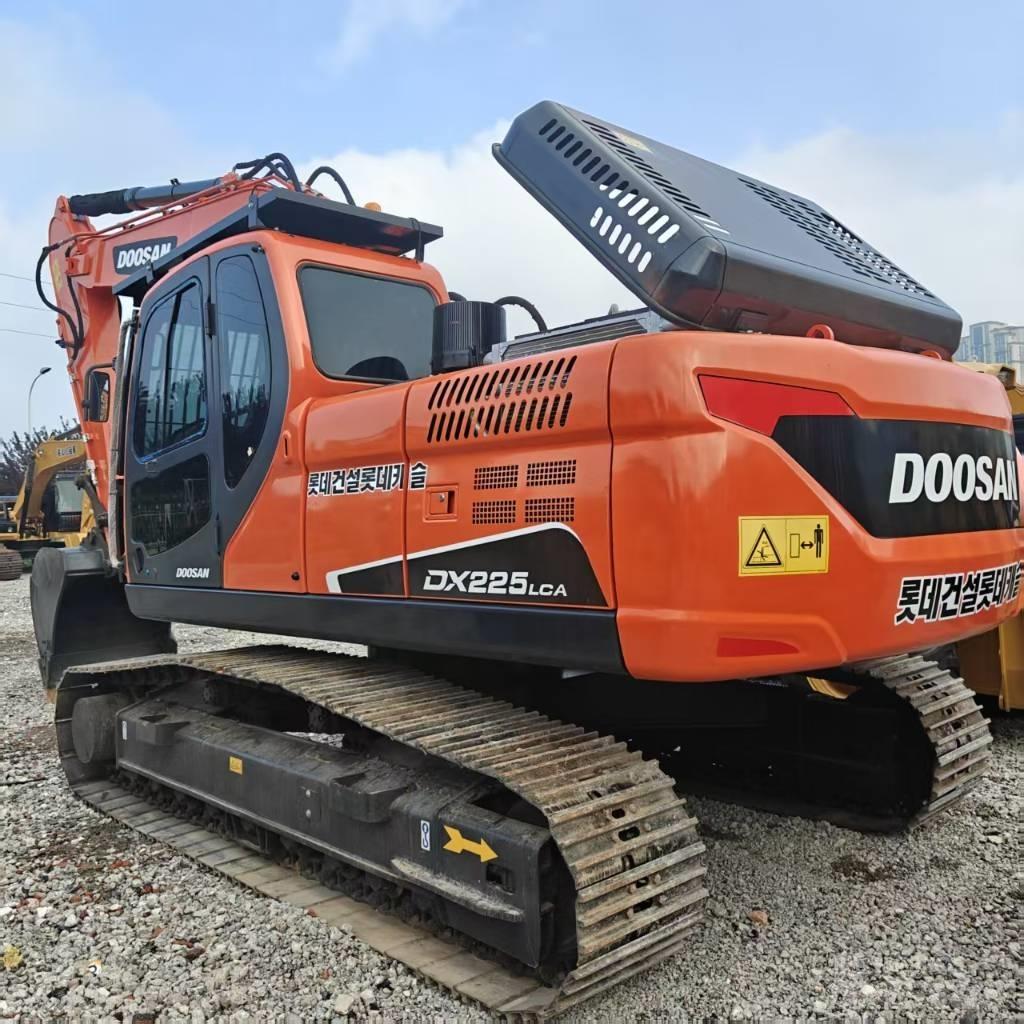 Doosan DX 225 LCA Roomikekskavaatorid