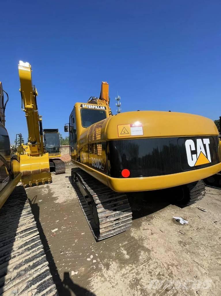 CAT 320 C Roomikekskavaatorid