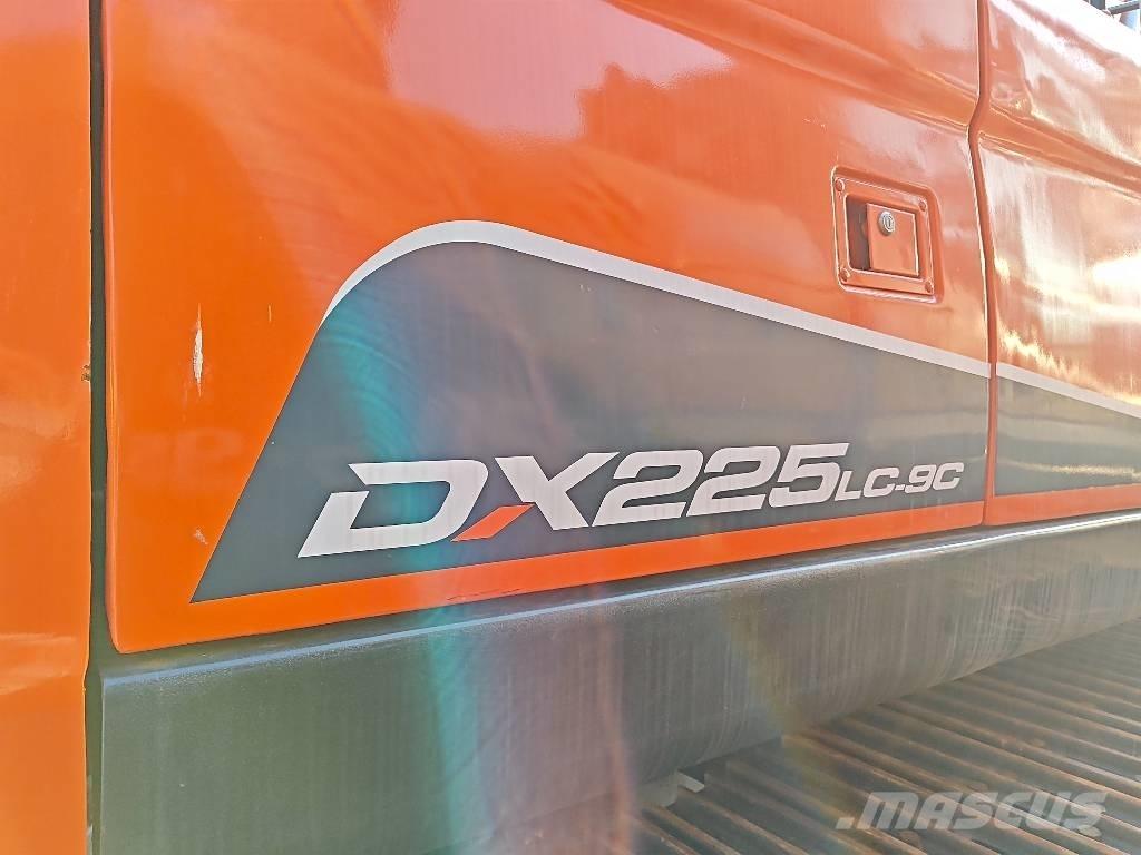 Doosan DX 225 LC-9C Roomikekskavaatorid