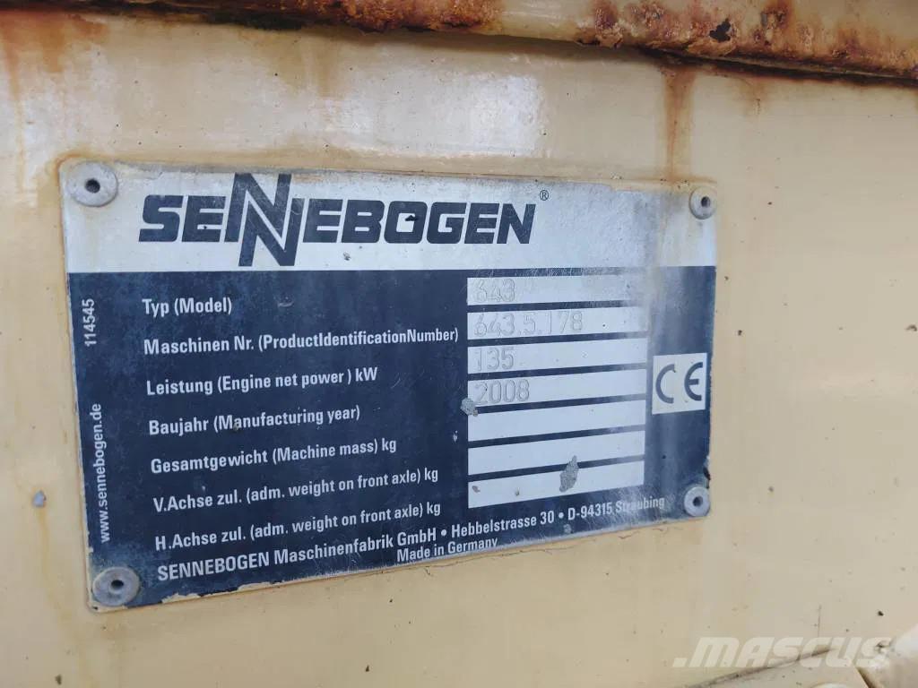 Sennebogen 643 R Roomikkraanad