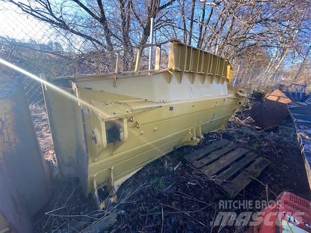 CAT D7E  U-blade, new Sahaterad