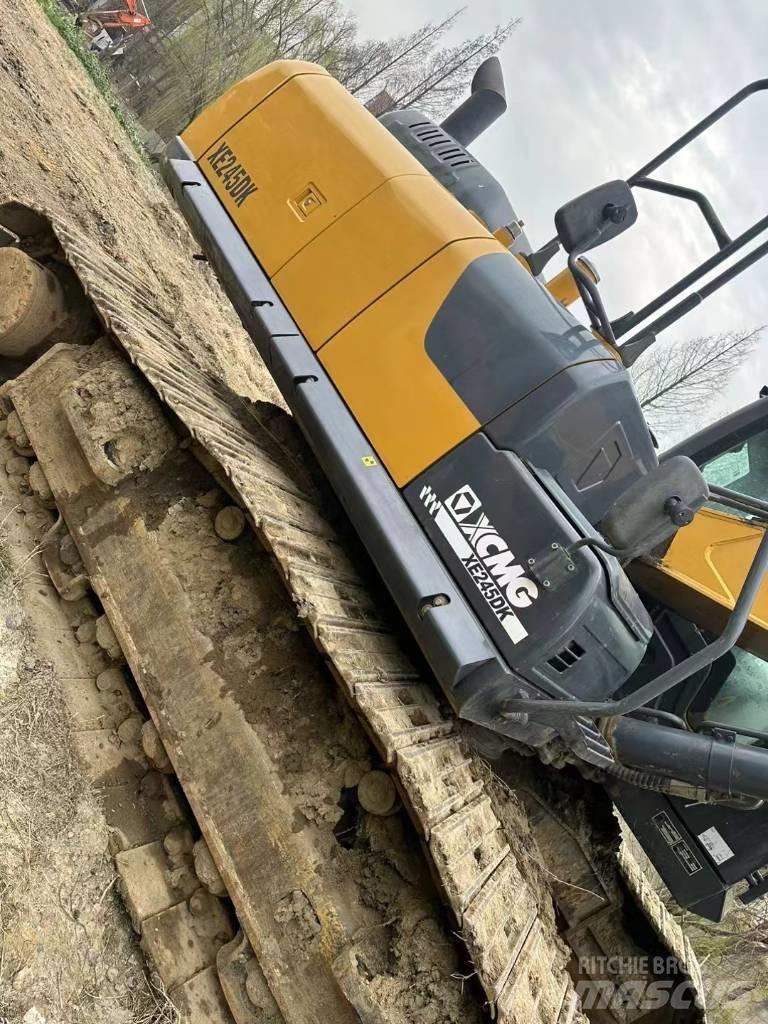 XCMG XE 245 DK Roomikekskavaatorid