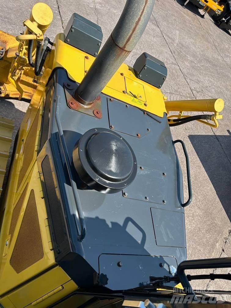 Komatsu D 65 PX-18 Buldooserid