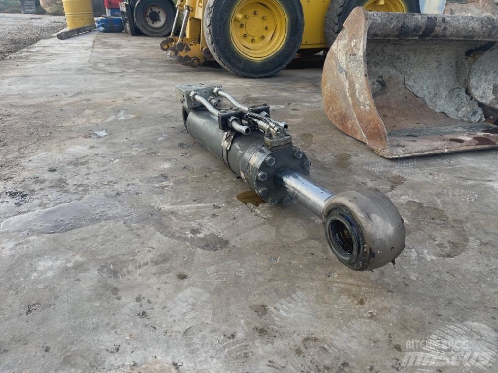 Liebherr A 910 Comp Hüdraulika
