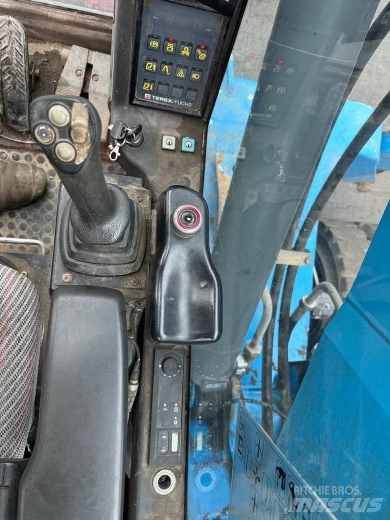 Fuchs MHL 320 Materjalikäitlusmasinad