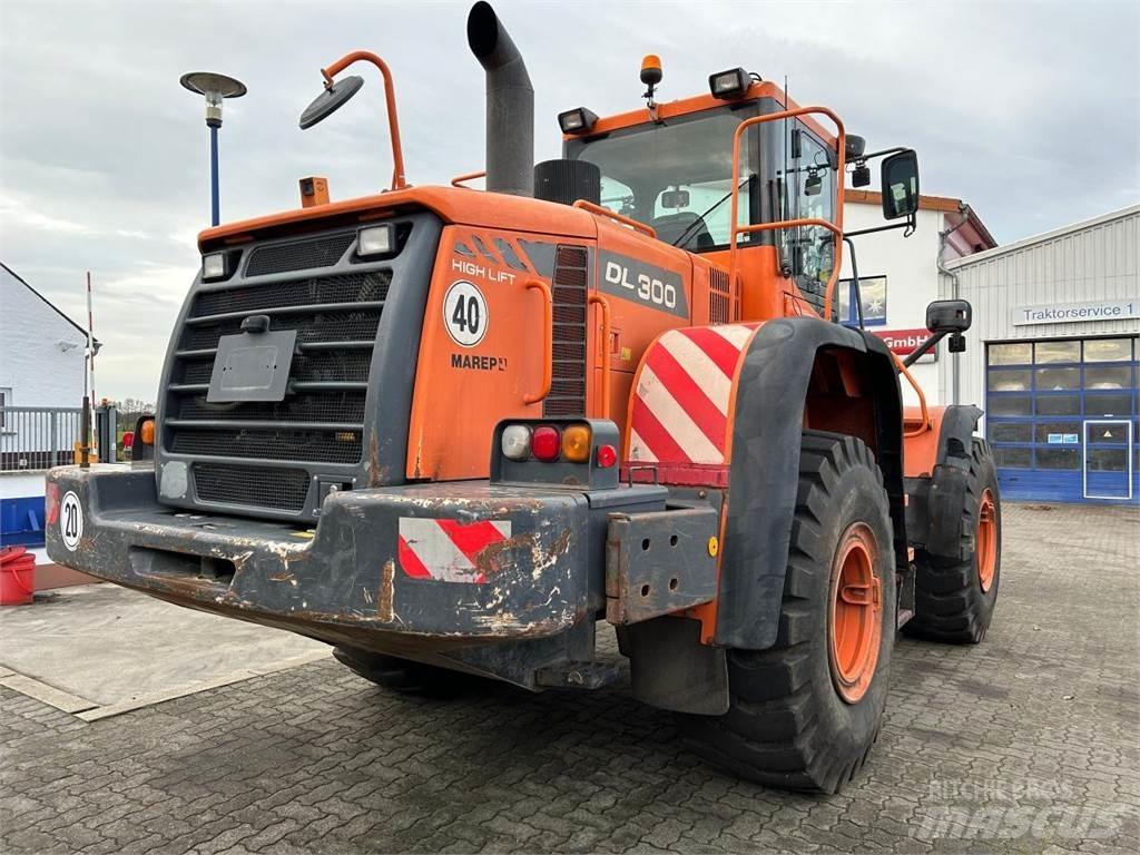 Doosan DL 300 Rataslaadurid