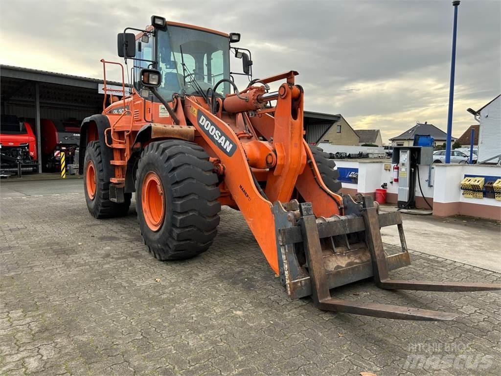Doosan DL 300 Rataslaadurid