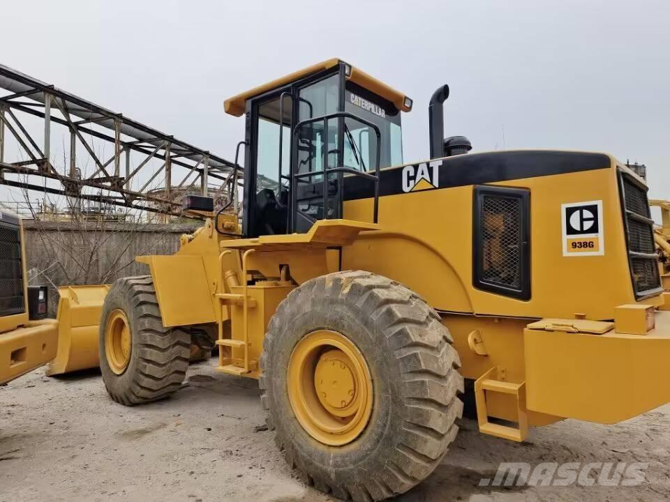 CAT 938 F Rataslaadurid