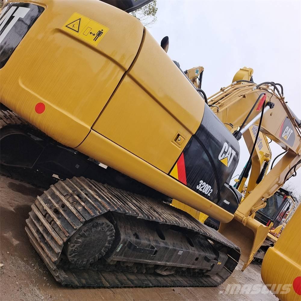CAT 320 D L Roomikekskavaatorid
