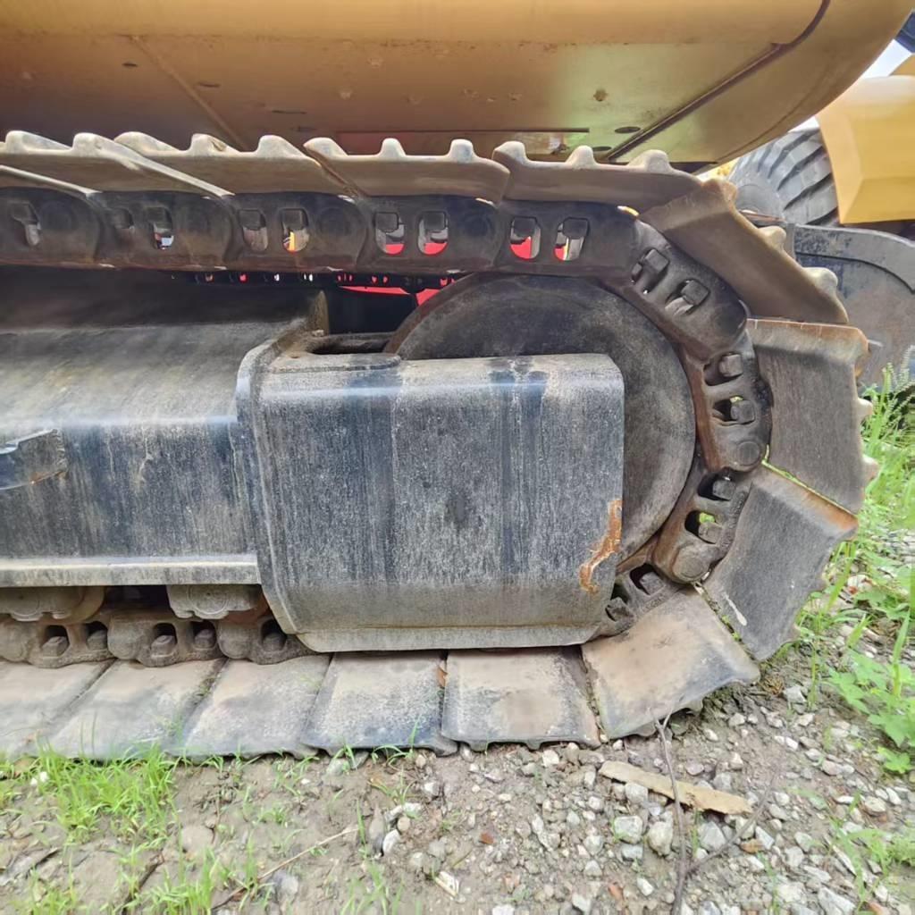 CAT 320 C L Roomikekskavaatorid
