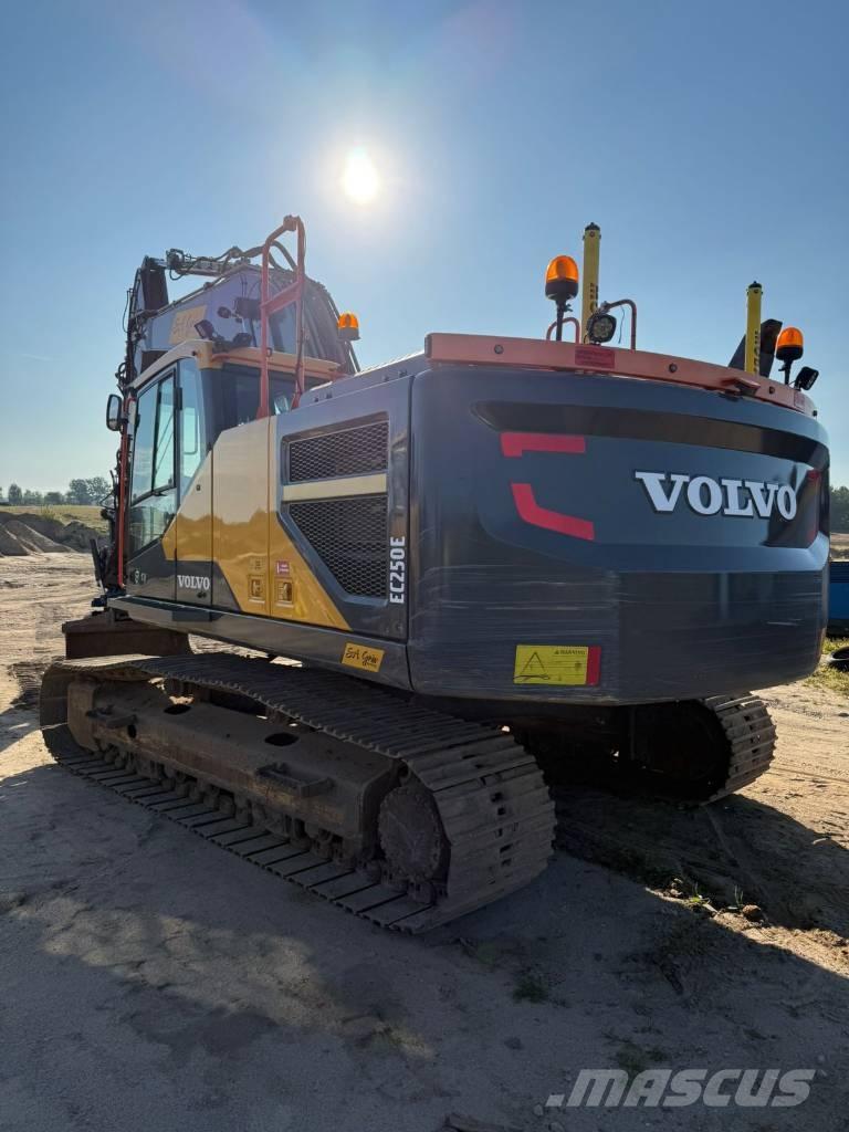 Volvo EC 250 EL Roomikekskavaatorid