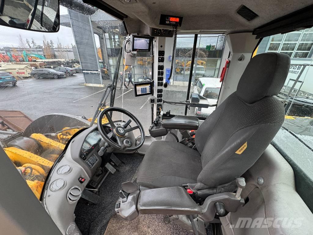 Volvo L 250 H Rataslaadurid