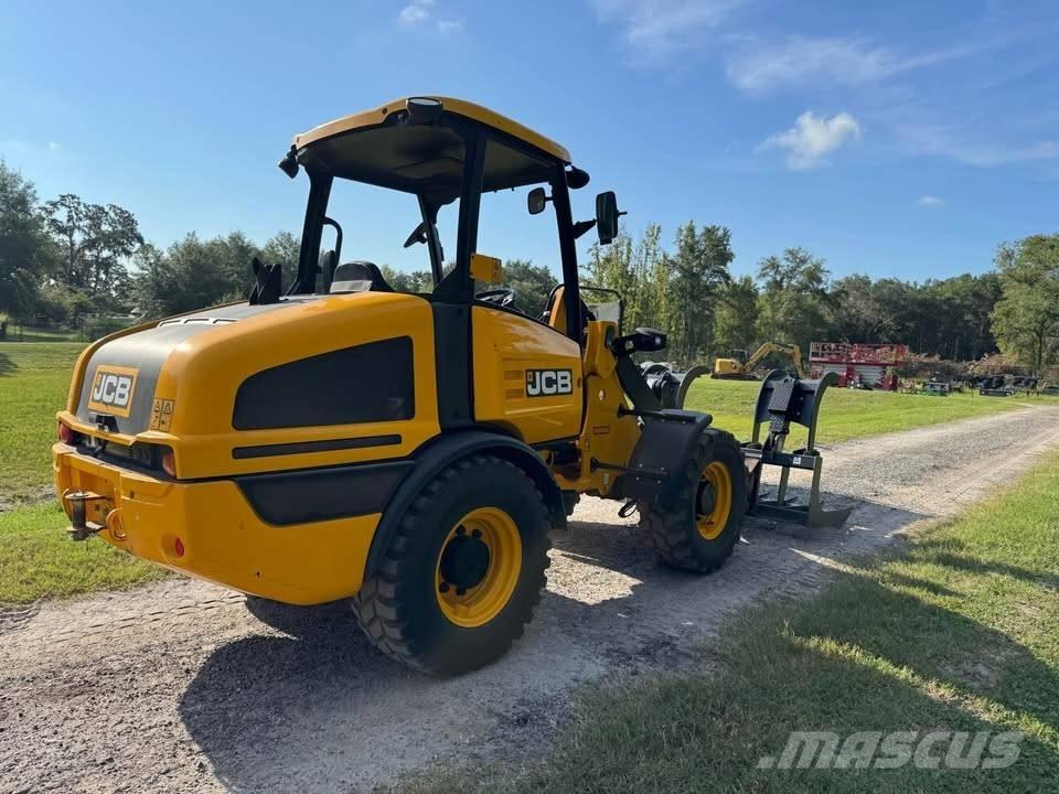 JCB 407 Rataslaadurid