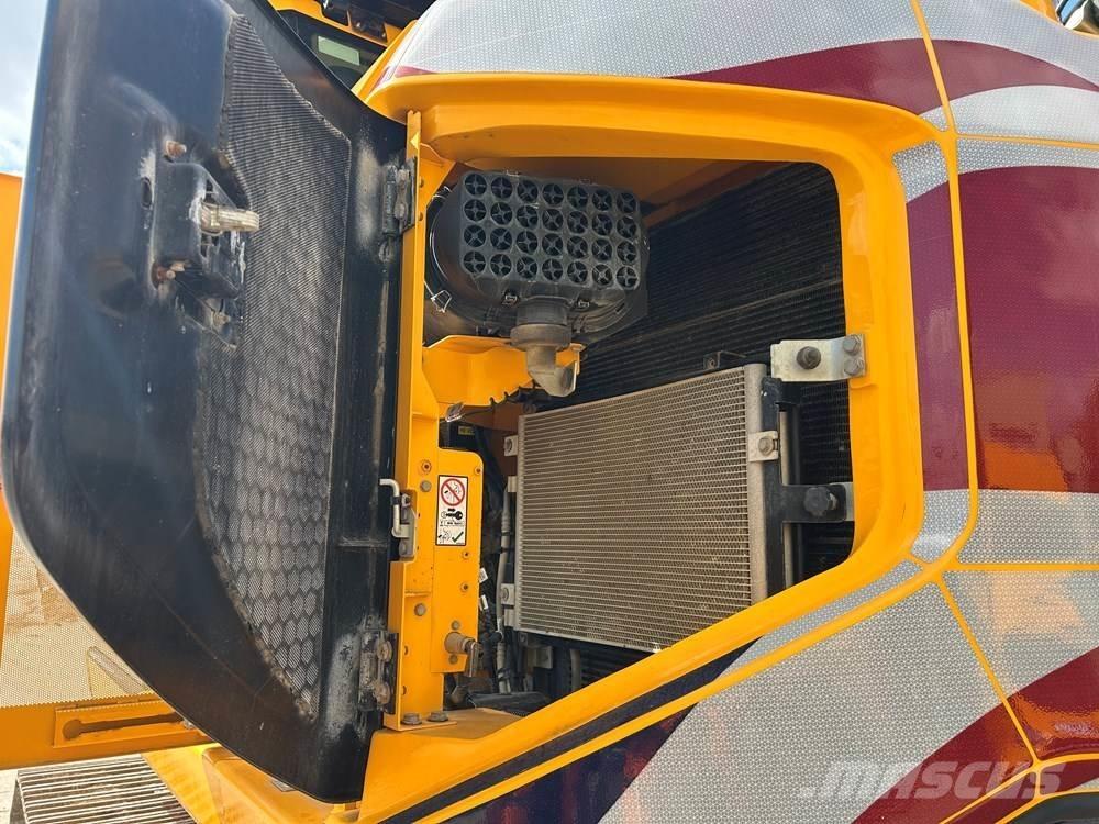 JCB 245XR Roomikekskavaatorid