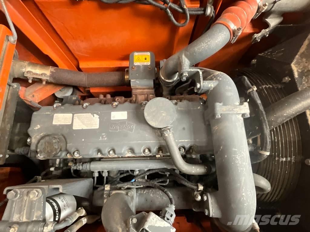 Doosan DX 235 LCR Roomikekskavaatorid