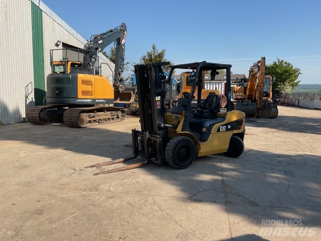 CAT DP30NT Diiseltõstukid