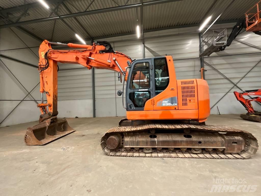 Doosan DX 235 LCR Roomikekskavaatorid