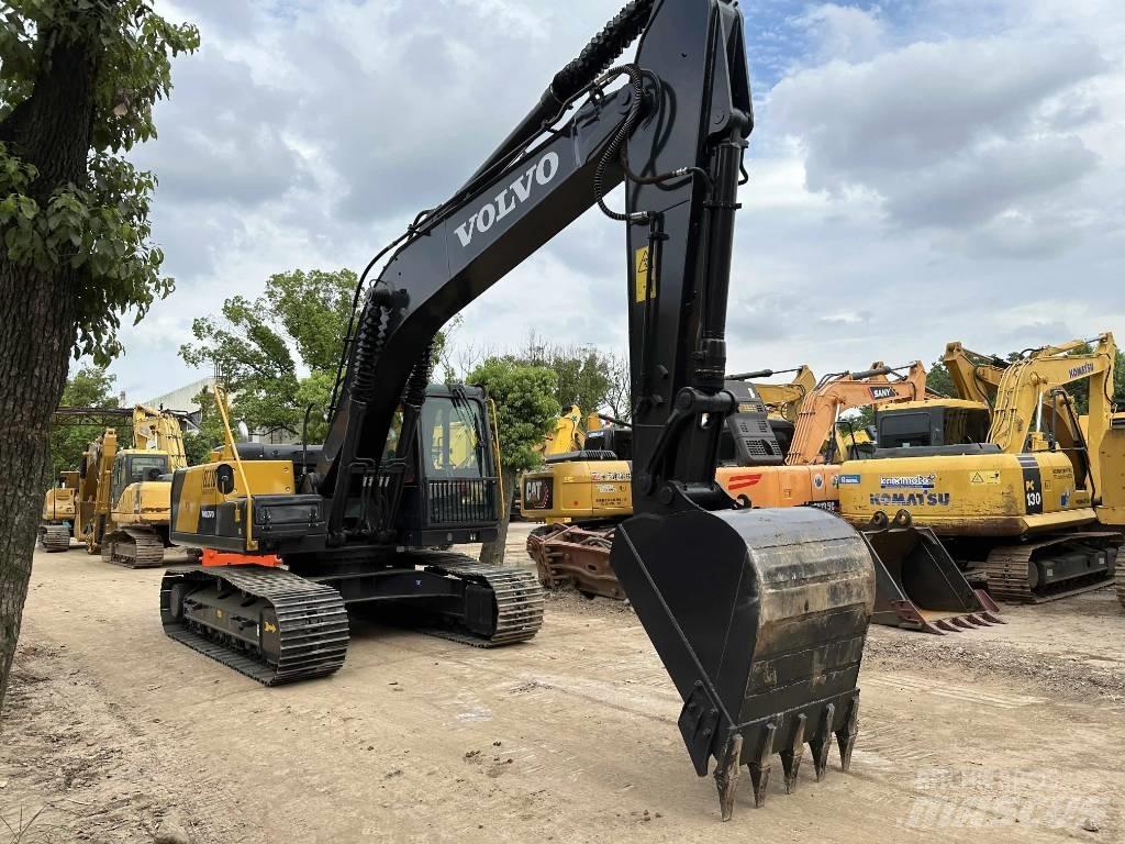 Volvo EC210D Roomikekskavaatorid