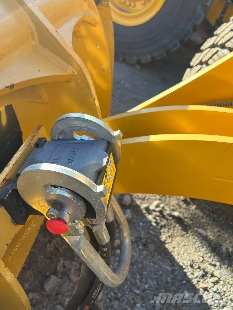 CAT 914 Rataslaadurid