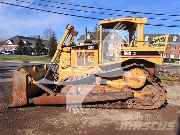 CAT D6R XL Buldooserid