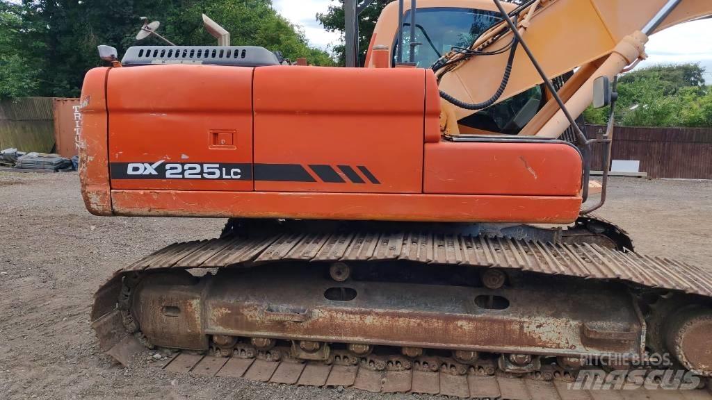 Doosan DX 225 LC Roomikekskavaatorid